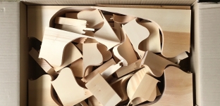 いちょうの木の端材が形を変えて。